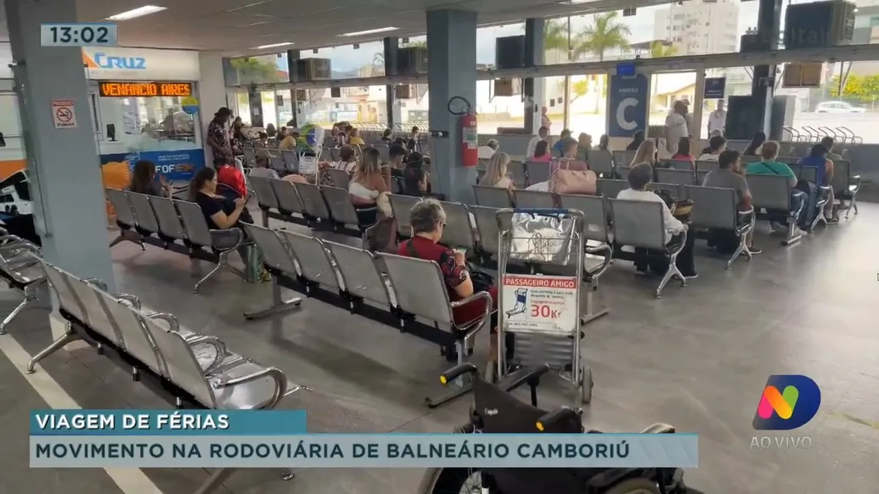 Movimento na rodoviária de Balneário Camboriú