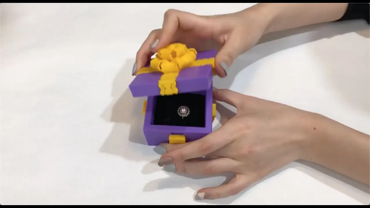 Key_Lock_Ribbon_Gift_Box video thumbnail