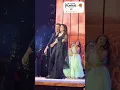 Raj \u0026 Simran Reunite! Shah Rukh Khan \u0026 Kajol at Filmfare Awards 2025 🤩