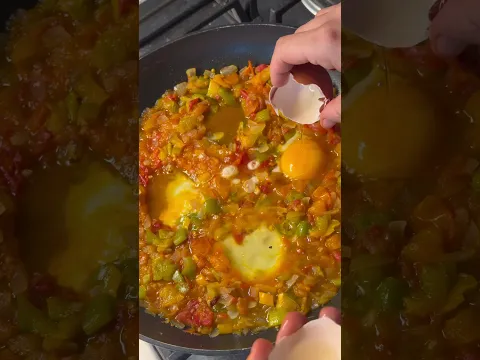 Шакшука и чай с душицей