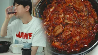 다 끝내고 단골 야채곱창에 와인 한 잔의 행복