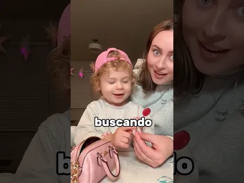 Descubrió Una Sorpresa En La Bolsa De Su Hija 😲