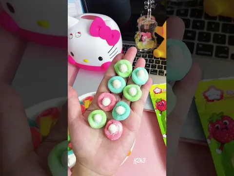 So sweet and packed with colorful gummies. 🌈🤤