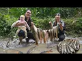 Lagu A day of draining the pond for fish: selling at the village market and cooking a cozy family meal