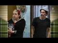 El Chavo gets stuck with Don Ramón's bowling ball