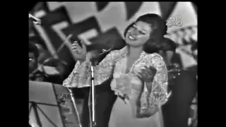 دنيا غريبة علي ا وأنت بعيد عن عينيا 