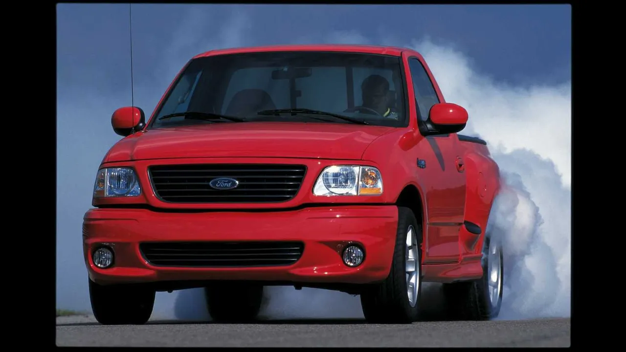 FORD F 150 LIGHTNING SVT. TEST AUTO AL DÍA (2000)