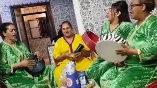 وصات الميمة وقالت لية ردي البال لاجاو خوتك عاد حلي الباب فرجة ممتعة للاحباب الزينة 