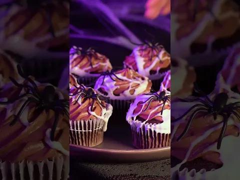 Get tangled in sweetness with these spider web cupcakes🕷️🧁