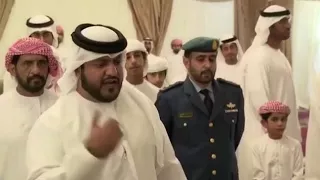 الشيخ محمد بن زايد يستمع الى قصيدة الشاعر د او د الشحي 