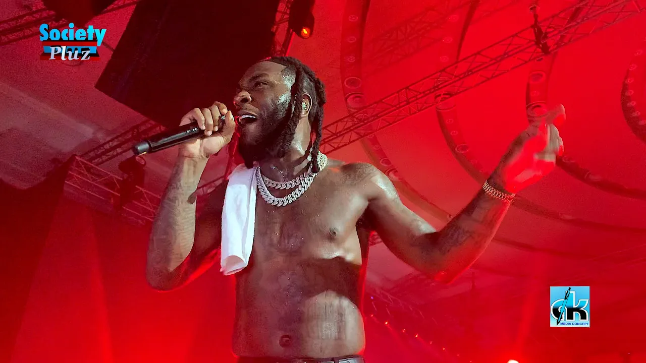 BURNA BOY THRILLS FANS WITH HIS HIT SONG "WAY TOO BIG" AT HIS LIVE CONCERT IN LAGOS