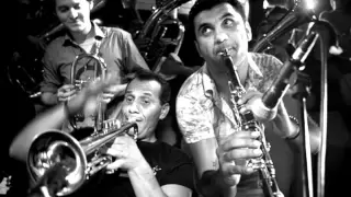 kocani orkestar siki siki baba strict strict father 