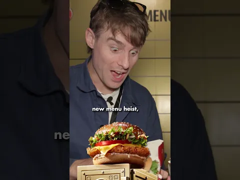 We tried Canadian McDonald's Maple & Cheddar Burger!