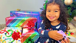 Destapando Regalos