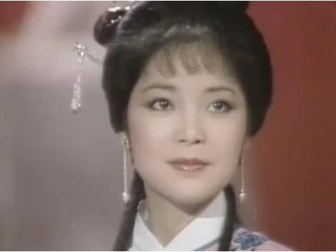 但願人長久 - 蘇軾 / 詞、鄧麗君 / 唱 但願人長久 - 蘇軾 / 詞、鄧麗君 / 唱