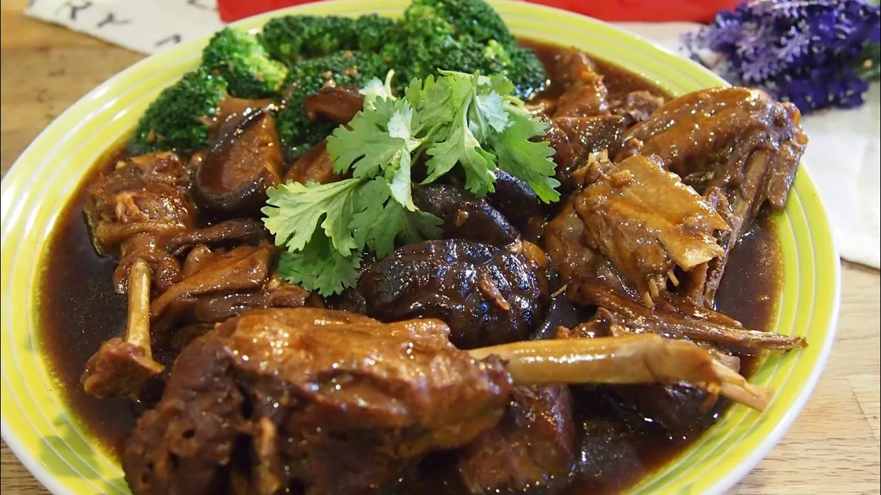 Super Easy Chinese Braised Duck w/ Sea Cucumber Recipe 