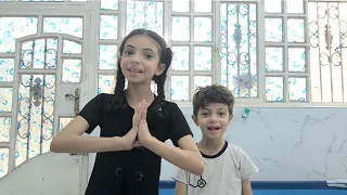 جودي وزنوبه يسبحون واني مادري 🤦🏼 😂