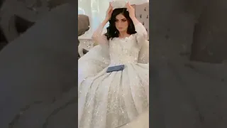 يا كوين ولابسة تاج 