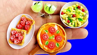 Miniature Food Miniverse, mini pizza, mini strawberry toasts, mini jelly, mini pasta
