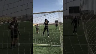 حارس مصر الأول محمد الشناوي لاعب الأهلي الاهلي الشناوي Football الأهلي فوق الجميع اكسبلور 