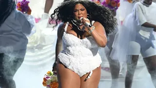 Download LIZZO WAS A MOMENT AT THE BET AWARDS | #TALU MP3