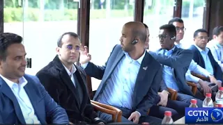 دبلوماسيون عرب يزورون البحيرة الجنوبية في مدينة جياشينغ دندنها