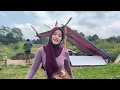 Download Lagu NENG MILAH, EEN NATUURLIJK MOOIE DORPSMAAGD, LEEFDE VANAF HAAR KINDTIJD ZONDER OUDERS