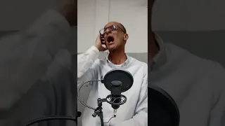 الدنيا لعبت بيا دايما انا الضحيه دندنها
