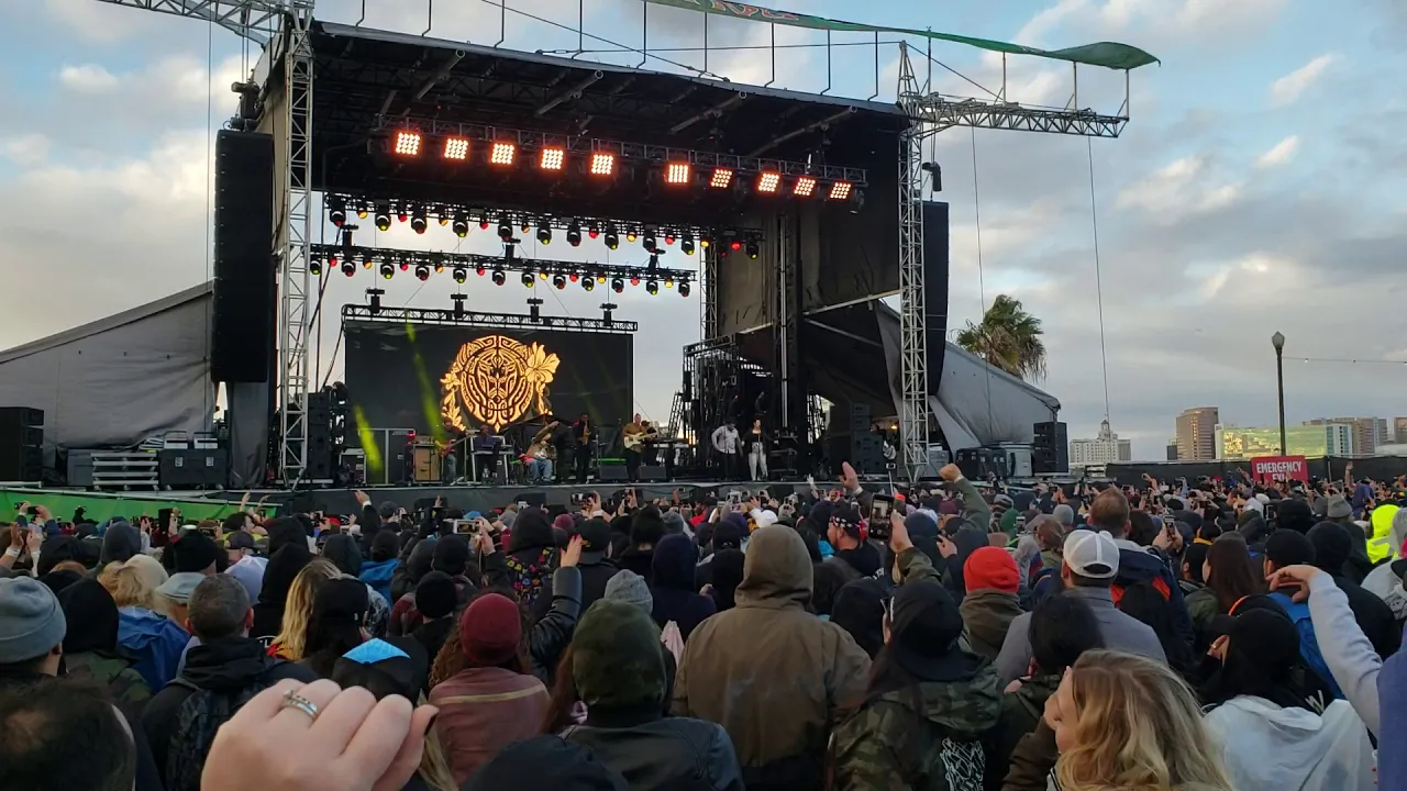 J Boog & Fiji - Every little thing live at One Love Cali Reggae J Boog & Fiji - Every little thing live at One Love Cali Reggae