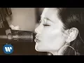 Download Lagu Tia Ray -  问情 (Official Music Video)