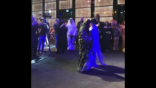 شاهد والده الفنانه اليمنيه بلقيس ترقص يمني ع انغام يمنيه 