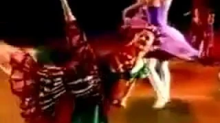 باليه العرافة والعطور الساحره عمر خيرت                                                            دندنها