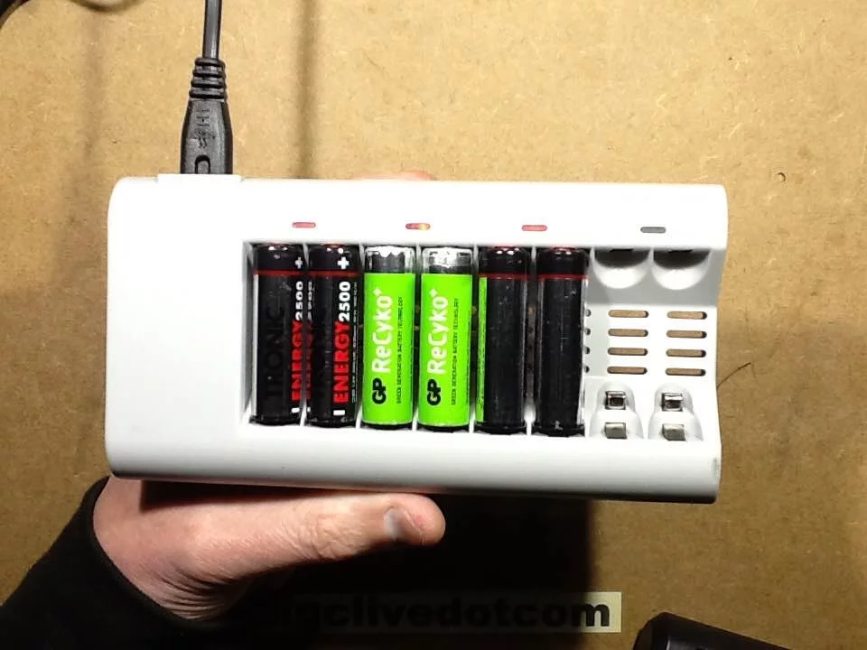 Inside a cheapo NiMh charger with schematic.
