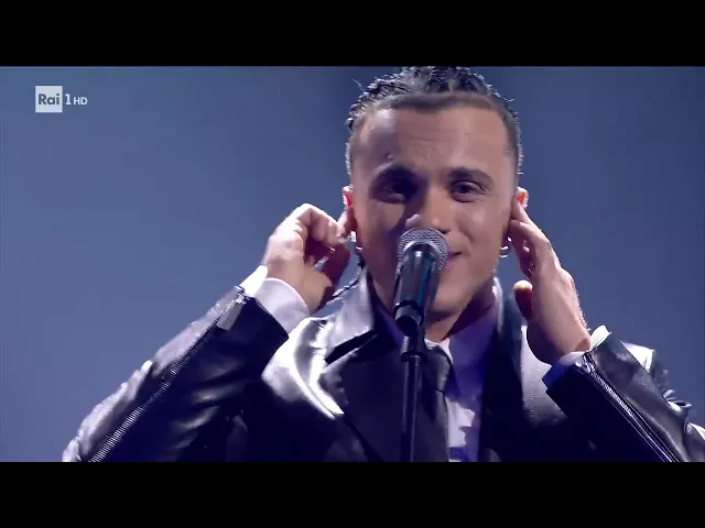 Sanremo 2026 - Samurai Jay, Belén Rodríguez e Roy Paci cantano Baila Morena