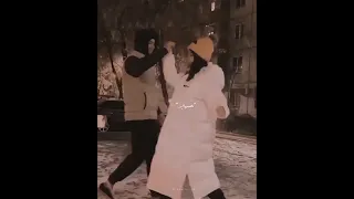 قالو ياما ان القمر عالي وبعيد دندنها