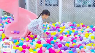 Bé đi chơi công viên, Bé khỏe bé ngoan - Nhạc Thiếu Nhi Táo Tiên đi chơi nhà bóng cùng mẹ P3