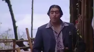 صرصور طالع بطلعة ليش ما سلم على الصرصور نازل بالنزلة  ضيعة ضايعة دندنها