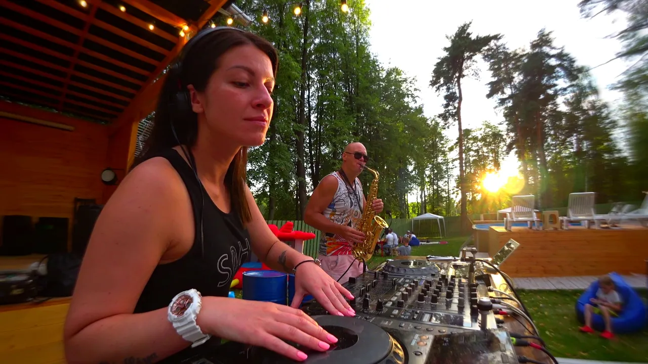Dj LiyaFran & Syntheticsax - Daft Punk - Get Lucky (Summer party live record) Dj LiyaFran & Syntheticsax - Daft Punk - Get Lucky (Summer party live record)