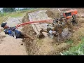 Download Lagu Manuver sambil ngebut saat joki muda mengoprasikan traktor sawah di lahan sempit.