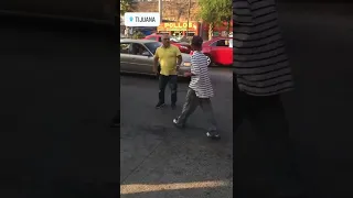 هههههههه والله معرفش واش نضحك ولا نبكي 