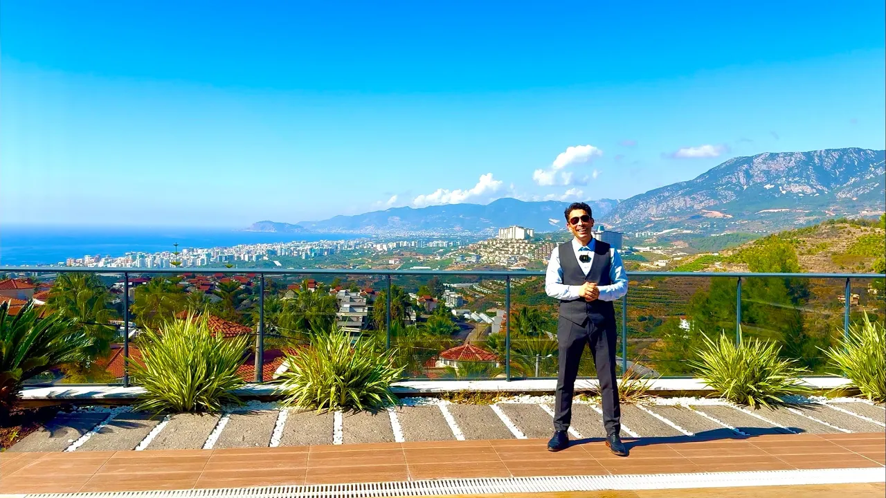 Private Pool 4-Bedroom Villa in Kargicak with private pool and Turkish citizenship eligibility