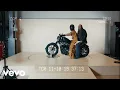 Download Lagu Katy Perry - Surprises A Biker In A Dramatic Reading Of Harleys In Hawaii