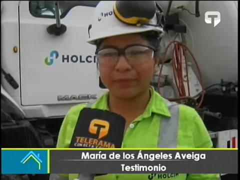 María de los Ángeles Aveiga: Mujer al volante que encontró su vocación en el sector de la construcción
