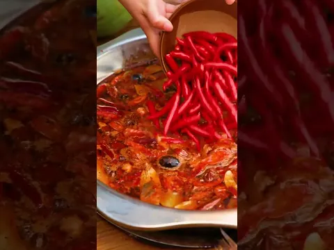 今天天气不错，做个椰子鱼火锅吃，味道真巴适。 #记录我的农村生活
