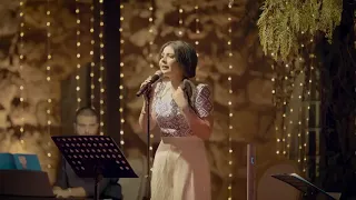 وحدي في أيام اللي جاي شايف الطريق ولاحد معاي 