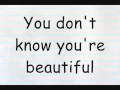 Download Lagu One Direction - What Makes You Beautiful Lyrics