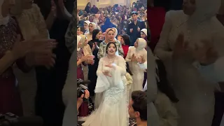 انتي الوحش اللي مبيريحش  انتي الوحش اللي مبيريحش