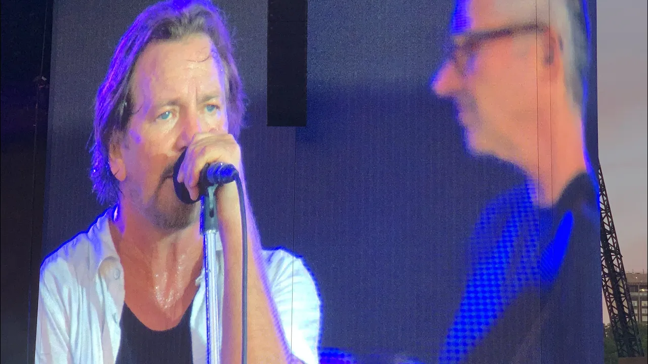 Pearl Jam - Even Flow 8/07/22 live Hyde Park HD