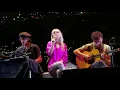 Download Lagu PARAMORE - 26 LIVE (hayley cries mid song)