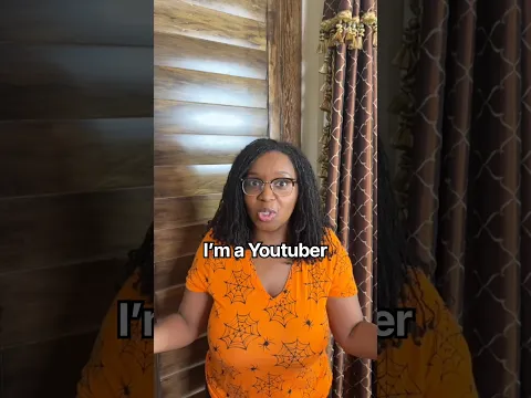 She’s A Youtuber! (We’re Having A Halloween Party!🎉🎃)